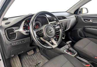 Подержанный автомобиль Kia Rio Sedan 2021 года (16 фото)