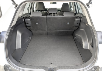 Подержанный автомобиль Toyota RAV4 2021 года (10 фото)