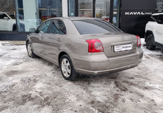 Подержанный автомобиль Toyota Avensis Sedan 2007 года (7 фото)