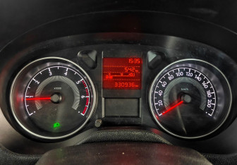 Подержанный автомобиль Peugeot 301 2013 года (13 фото)