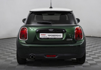 Подержанный автомобиль MINI Hatch 2018 года (6 фото)
