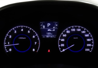 Подержанный автомобиль Hyundai Solaris Hatchback 2012 года (7 фото)