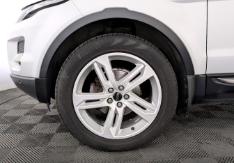 Подержанный автомобиль Land Rover Range Rover Evoque 2012 года (18 фото)