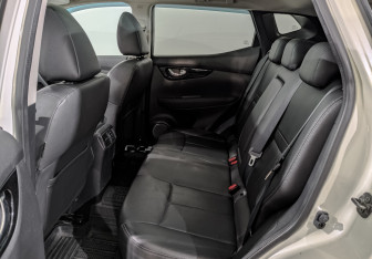 Подержанный автомобиль Nissan Qashqai 2014 года (18 фото)
