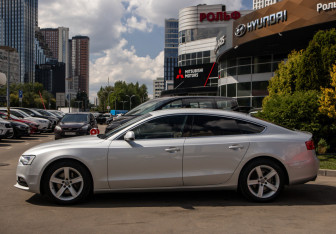 Подержанный автомобиль Audi A5 Liftback 2013 года (6 фото)