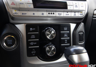 Подержанный автомобиль Toyota Land Cruiser Prado 2021 года (16 фото)