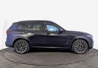 Подержанный автомобиль BMW X5 2023 года (4 фото)