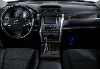 Подержанный автомобиль Toyota Camry Sedan 2016 года (9 фото)