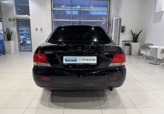Подержанный автомобиль Mitsubishi Lancer Sedan 2007 года (5 фото)
