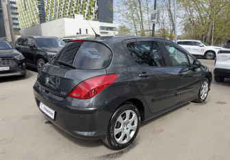 Подержанный автомобиль Peugeot 308 Hatchback 2008 года (5 фото)