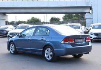 Подержанный автомобиль Honda Civic Sedan 2011 года (7 фото)