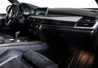 Подержанный автомобиль BMW X5 2014 года (11 фото)