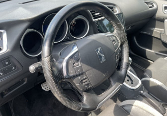 Подержанный автомобиль Citroen DS4 2012 года (14 фото)