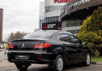 Подержанный автомобиль Peugeot 408 2013 года (4 фото)