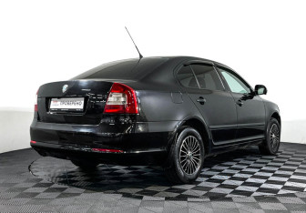 Подержанный автомобиль Skoda Octavia Liftback 2010 года (5 фото)