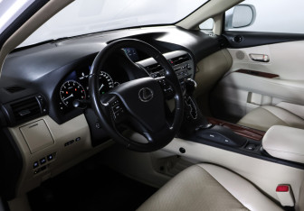 Подержанный автомобиль Lexus RX 2012 года (15 фото)