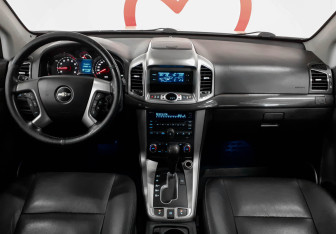 Подержанный автомобиль Chevrolet Captiva 2013 года (8 фото)