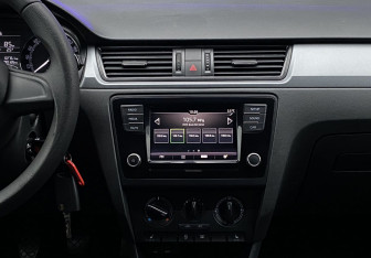 Подержанный автомобиль Skoda Rapid Liftback 2017 года (12 фото)