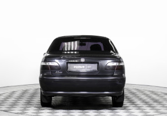 Подержанный автомобиль Fiat Albea 2010 года (6 фото)