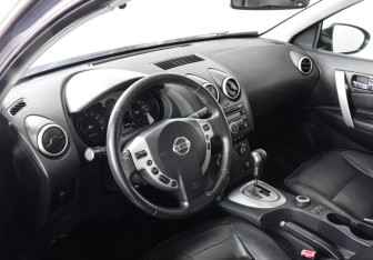 Подержанный автомобиль Nissan Qashqai 2008 года (5 фото)