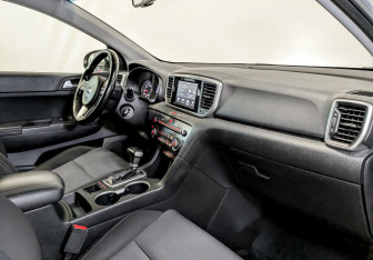 Подержанный автомобиль Kia Sportage 2018 года (11 фото)