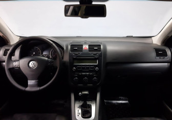 Подержанный автомобиль Volkswagen Jetta Sedan 2008 года (18 фото)