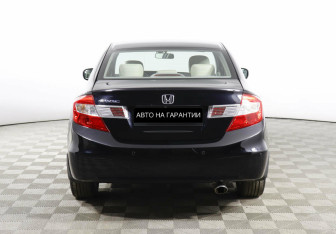 Подержанный автомобиль Honda Civic Sedan 2012 года (4 фото)