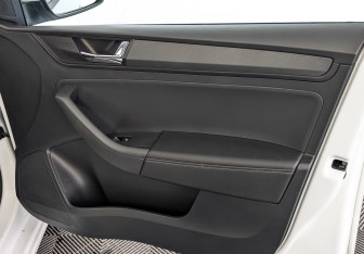 Подержанный автомобиль Skoda Rapid Liftback 2022 года (25 фото)