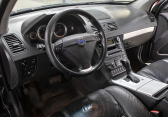 Подержанный автомобиль Volvo XC90 2014 года (15 фото)