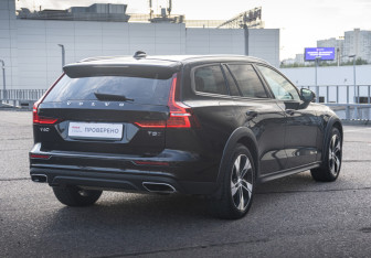 Подержанный автомобиль Volvo V60 Cross Country 2020 года (5 фото)