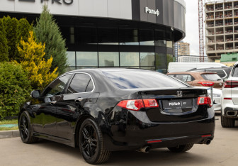 Подержанный автомобиль Honda Accord Sedan 2008 года (5 фото)