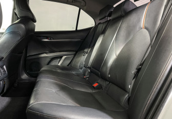 Подержанный автомобиль Toyota Camry Sedan 2018 года (10 фото)