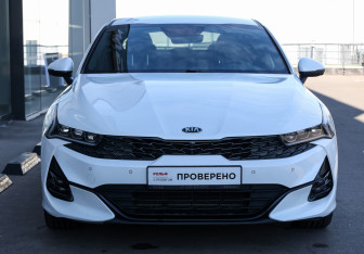 Подержанный автомобиль Kia K5 2021 года (2 фото)