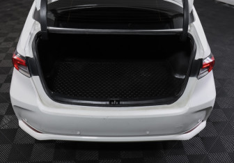 Подержанный автомобиль Toyota Corolla Sedan 2019 года (10 фото)