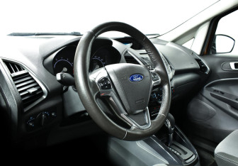 Подержанный автомобиль Ford EcoSport 2017 года (7 фото)