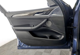 Подержанный автомобиль BMW X3 2019 года (19 фото)