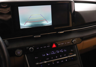 Подержанный автомобиль Kia Carnival 2021 года (14 фото)