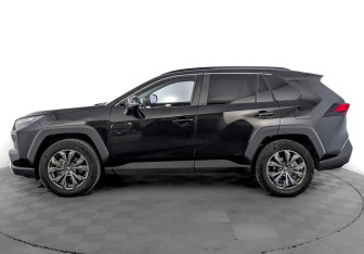 Подержанный автомобиль Toyota RAV4 2024 года (8 фото)