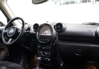 Подержанный автомобиль MINI Countryman 2013 года (9 фото)