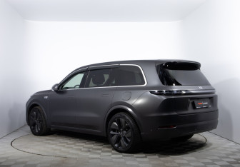 Подержанный автомобиль LiXiang L9 2023 года (6 фото)