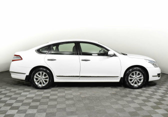 Подержанный автомобиль Nissan Teana 2012 года (4 фото)