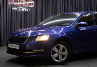 Подержанный автомобиль Skoda Octavia Liftback 2019 года (21 фото)