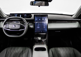 Подержанный автомобиль Changan Lamore 2023 года (11 фото)