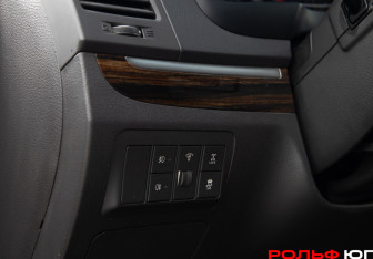 Подержанный автомобиль Hyundai Santa Fe 2011 года (16 фото)