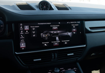 Подержанный автомобиль Porsche Cayenne 2020 года (34 фото)