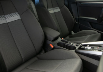 Подержанный автомобиль Audi A3 Hatchback 2021 года (30 фото)