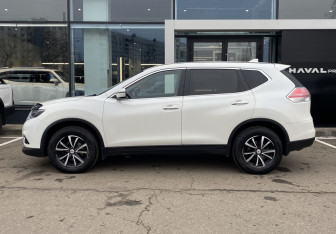 Подержанный автомобиль Nissan X-Trail 2018 года (8 фото)