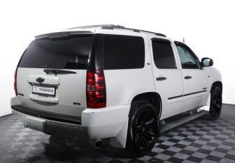 Подержанный автомобиль Chevrolet Tahoe 2012 года (5 фото)