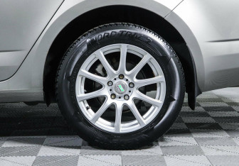 Подержанный автомобиль Skoda Octavia Liftback 2013 года (5 фото)