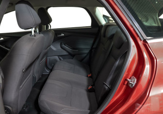 Подержанный автомобиль Ford Focus Wagon 2013 года (12 фото)